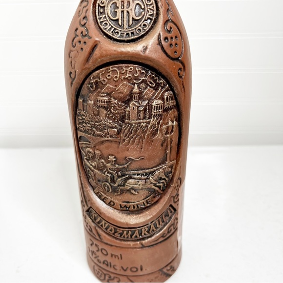 Kindzmarauli Georgian empty collectors bottle - Picture 1 of 9